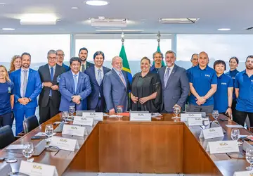 Lula presta apoio à candidatura do Brasil para sediar Mundial Feminino