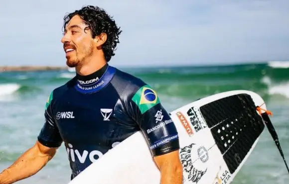 Yago Dora vence etapa de Saquarema do circuito mundial de surfe
